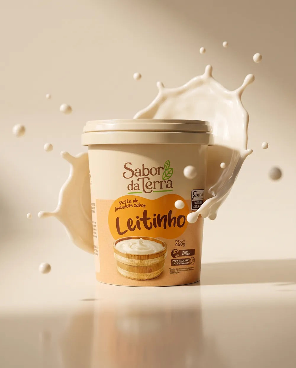 Pasta de Amendoim Leitinho com Whey Sabor da Terra 450g com respingo de leite